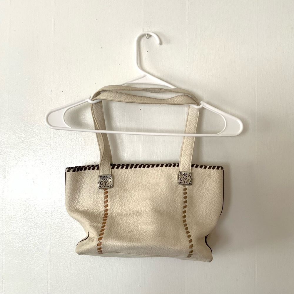 𝅺BRIGHTON Pebbled leather shoulder bag